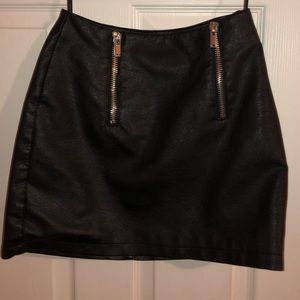 leather skirt